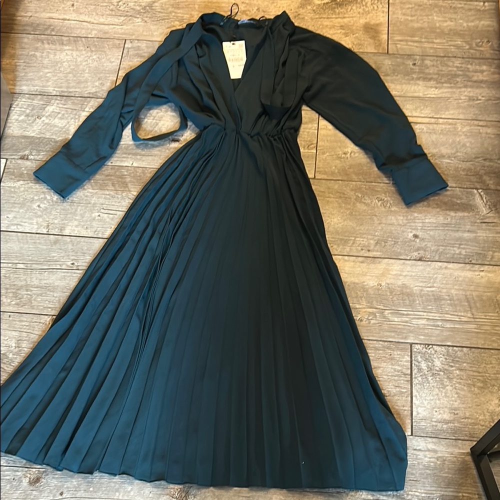 Zara Teal Long Sleeve Pleated Maxi Dress